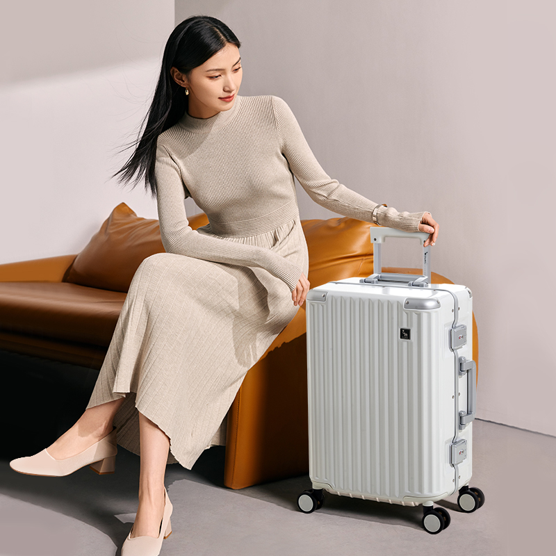 爱华仕(OIWAS) 铝框拉杆箱 磨砂防刮 四角金属防撞登机箱OCX6771-20